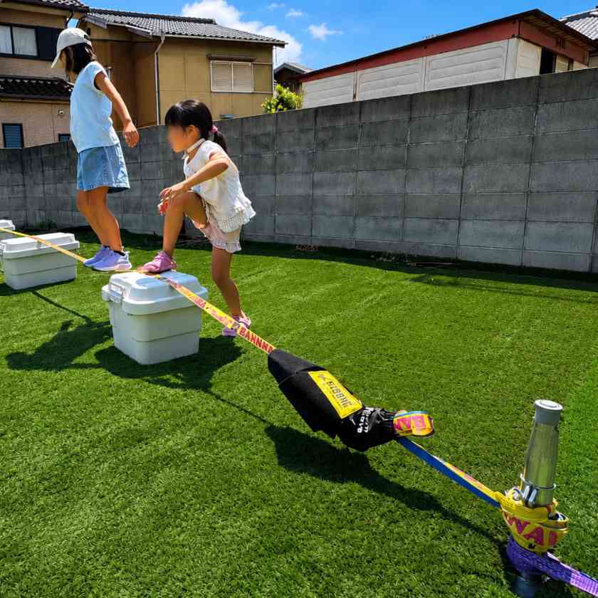 【DIY】自宅のお庭にスラックラインを自作　楽しく遊ぶ子供を見て「作ってよかった」を実感
