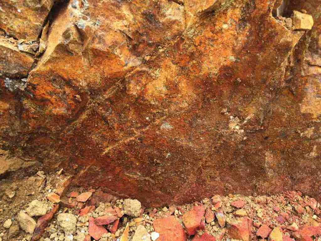 軟岩質の地面にお使い頂きました